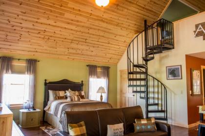 Lakeshore Treehouse Resort - image 9