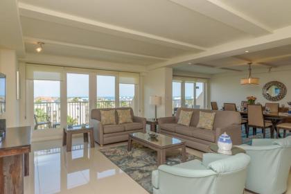 Oceanview jewel for large families! Beachfront resort shared pools & jacuzzi - image 1