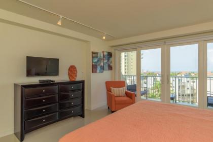 Oceanview jewel for large families! Beachfront resort shared pools & jacuzzi - image 3