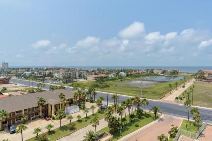 Enjoy a perfect bayview! Beachfront resort with shared pools and jacuzzi - image 17