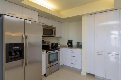 Your beach life is waiting! Stylish Bayview condo in beautiful beachfront resort shared pools & jacuzzi pet friendly - image 6