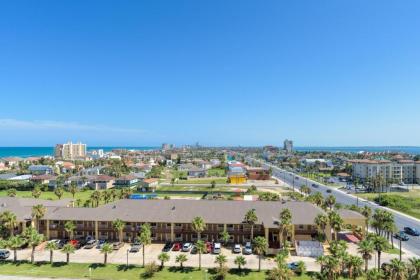 Panoramic bayview! Spacious 10th floor condo beachfront resort shared pools & jacuzzi Pet friendly - image 17