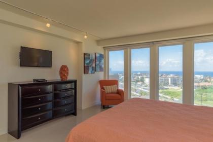 Rise & shine in paradise! Stylish Bayview condo beachfront resort shared pools &jacuzzi Pet friendly - image 3