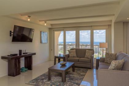 Vacation state of mind! Elegant Bayview beachfront resort shared pools & jacuzzi. Pet friendly - image 8