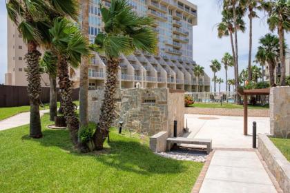 Bay view in Paradise! Tasteful condo in beachfront resort shared pools & jacuzzi pet friendly - image 12