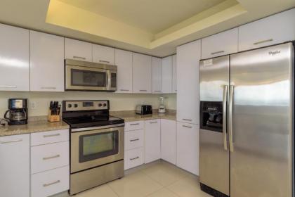 Bay view in Paradise! Tasteful condo in beachfront resort shared pools & jacuzzi pet friendly - image 17
