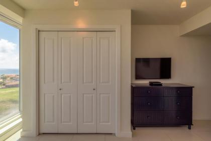 Bay view in Paradise! Tasteful condo in beachfront resort shared pools & jacuzzi pet friendly - image 7