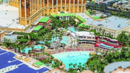 Mandalay Bay Resort and Casino by Suiteness - image 12