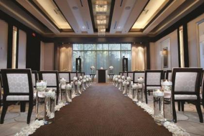 Mandalay Bay Resort and Casino by Suiteness - image 2