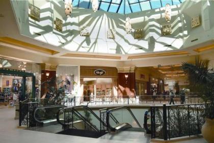 Mandalay Bay Resort and Casino by Suiteness - image 3