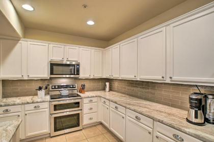 Huge Resort Condo Near Hiking and TPC Scottsdale! - image 16