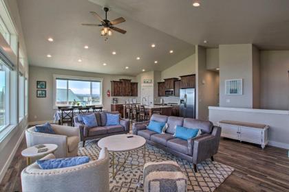 Lake-View Escape with Private Beach Resort Access! - image 1