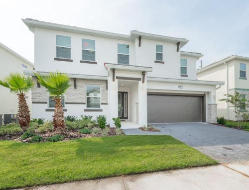 Family Resort - 10BR Mansion - Private Pool/Hot Tub/BBQ! - main image