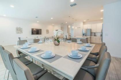 Family Resort - 10BR Mansion - Private Pool/Hot Tub/BBQ! - image 11