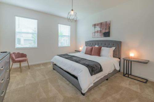 Family Resort - 10BR Mansion - Private Pool/Hot Tub/BBQ! - image 4