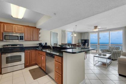 Pelican Beach Resort 801 by RealJoy - image 18