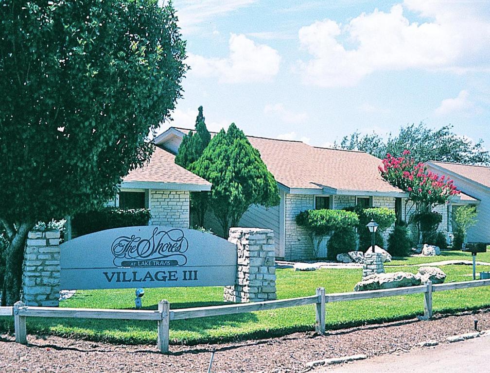 Recreational Resort Condominiums Situated on Lake Travis - main image