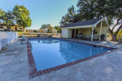 Recreational Resort Condominiums Situated on Lake Travis - image 7