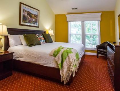 Scenic Vacation Resort Properties in Historic Williamsburg - image 10