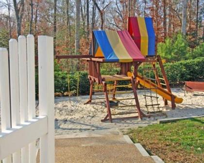 Scenic Vacation Resort Properties in Historic Williamsburg - image 4