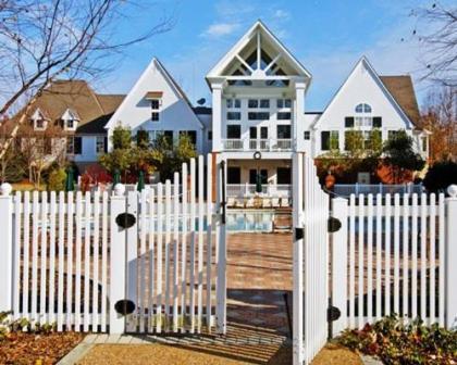 Scenic Vacation Resort Properties in Historic Williamsburg - image 8