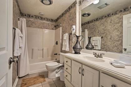 Palmetto Dunes Beach Villa with Resort Amenities - image 11
