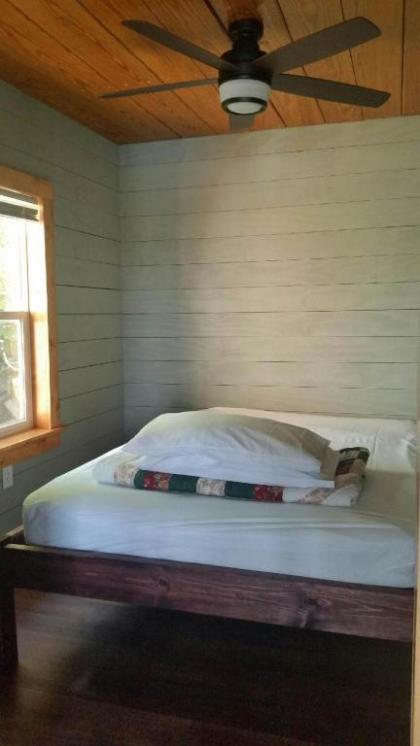 Muskie Cabin - Waterfront resort on Fremont Wolf River - image 5