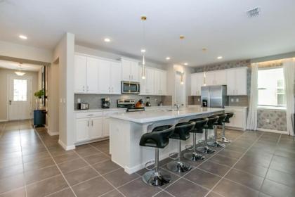 Beautiful House with 9 Bedrooms at 1834 Caribbean View Terrace SOLARA RESORT - image 2