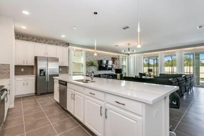 Beautiful House with 9 Bedrooms at 1834 Caribbean View Terrace SOLARA RESORT - image 6