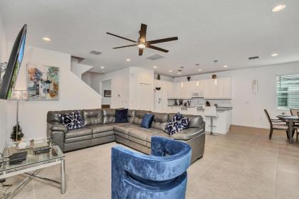 5BR Home - Family Luxury Resort - Private Pool and BBQ! - image 12