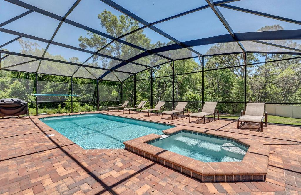 Family Resort - 8BR Luxury Mansion - Private Pool Hot Tub BBQ! - main image