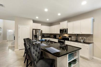 Family Resort - 8BR Luxury Mansion - Private Pool Hot Tub BBQ! - image 11