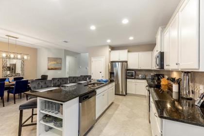Family Resort - 8BR Luxury Mansion - Private Pool Hot Tub BBQ! - image 12