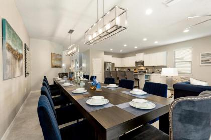 Family Resort - 8BR Luxury Mansion - Private Pool Hot Tub BBQ! - image 8