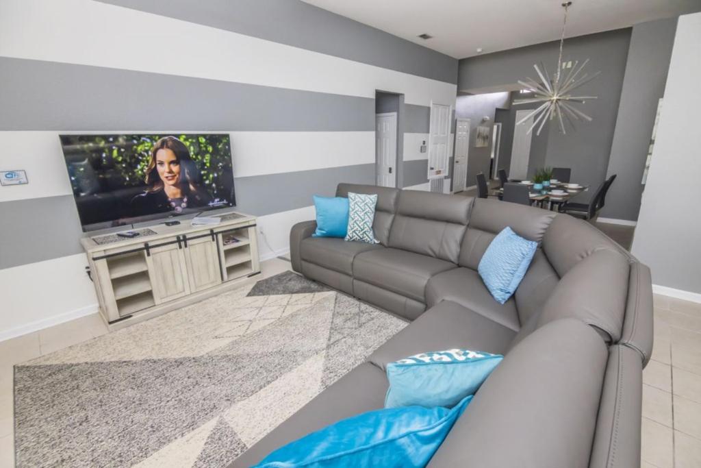 Elite Windsor Hills Resort Home - image 2