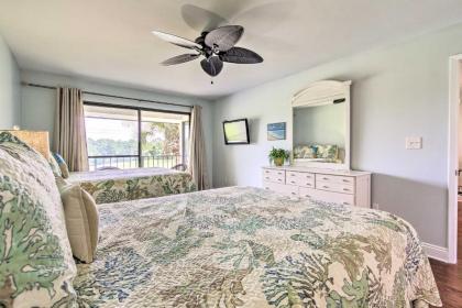 Edgewater Resort Condo Walk to Beachfront! - image 14