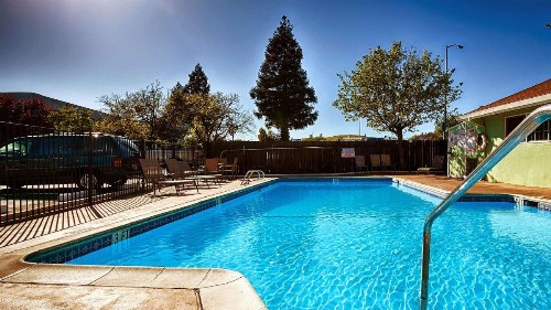 Best Western Heritage Inn - image 20