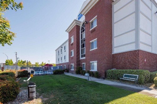 Hampton Inn & Suites Vacaville-Napa Valley - image 10