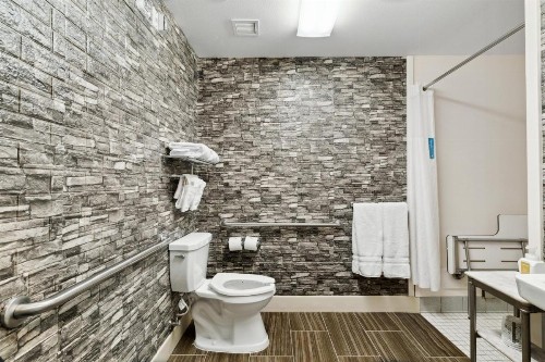 Hampton Inn & Suites Vacaville-Napa Valley - image 37