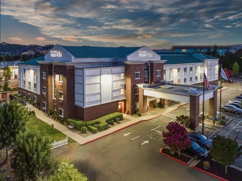 Hampton Inn & Suites Vacaville-Napa Valley - image 6