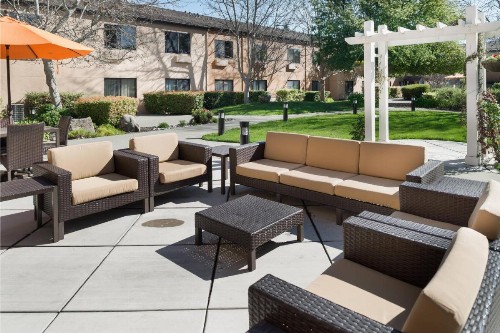 Courtyard by Marriott Vacaville - image 10