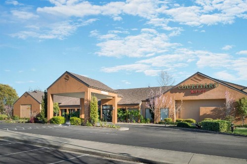 Courtyard by Marriott Vacaville - image 2