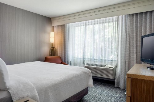 Courtyard by Marriott Vacaville - image 21