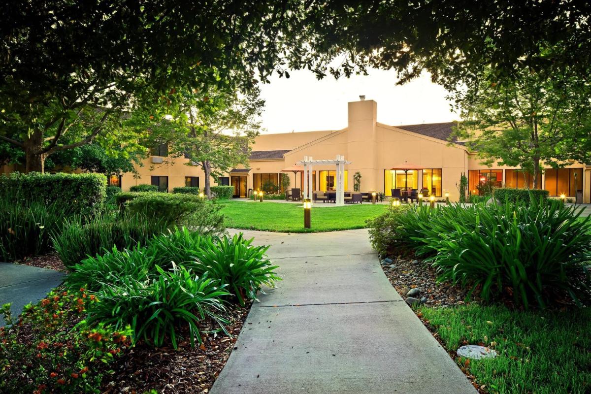 Courtyard by Marriott Vacaville - image 5