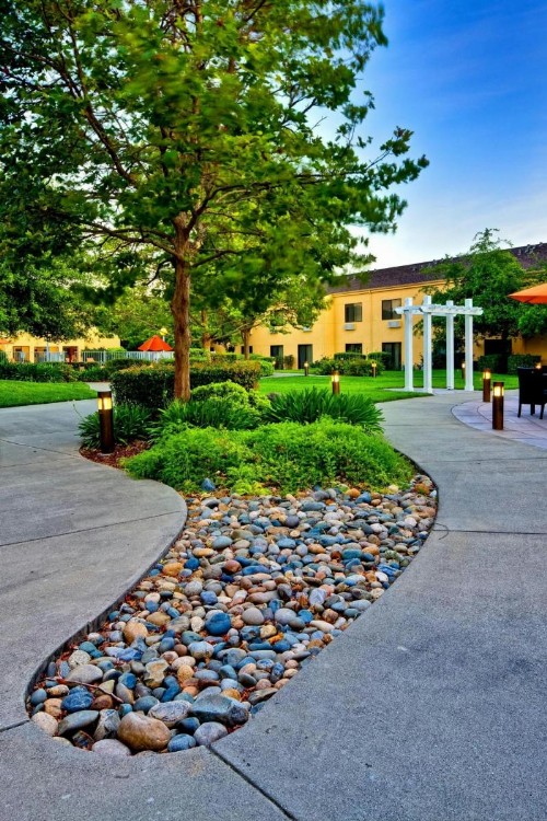 Courtyard by Marriott Vacaville - image 8