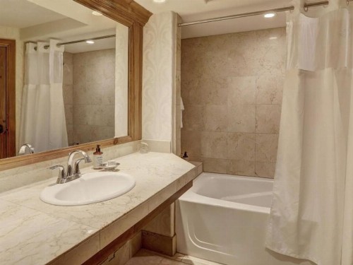 Austria Haus Hotel - image 11