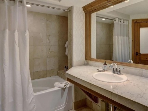 Austria Haus Hotel - image 35