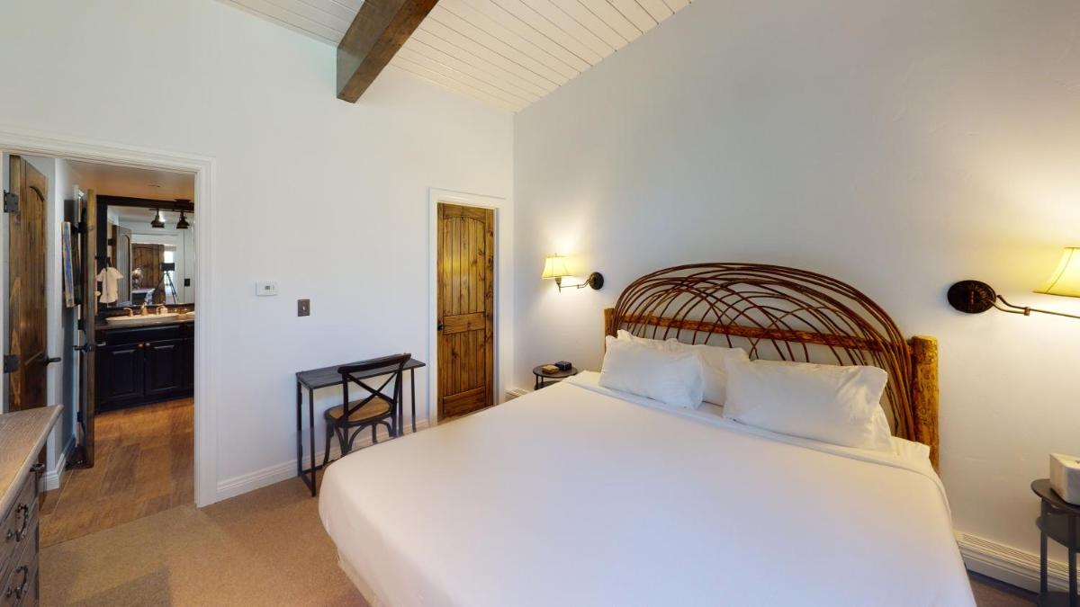 Manor Vail Lodge - image 3