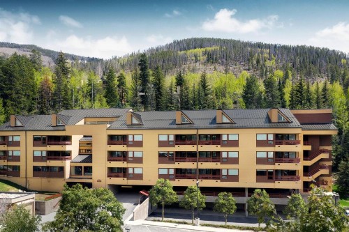 Marriott's StreamSide Douglas at Vail - image 1