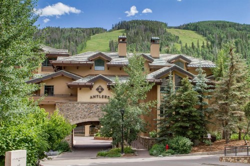 Antlers at Vail Resort - image 7